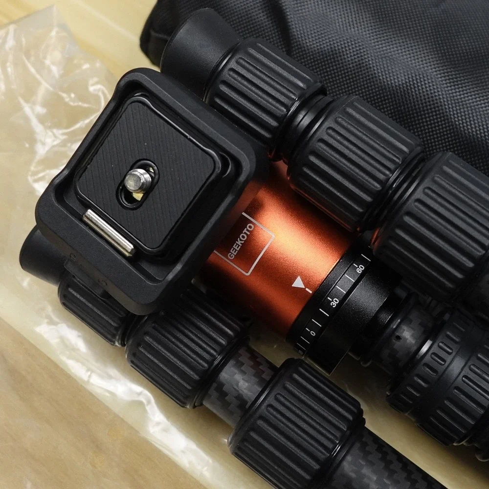 Geekoto CT25Plus Carbon Fiber Tripod w/Carrying Bag Lightweight & Adjustable